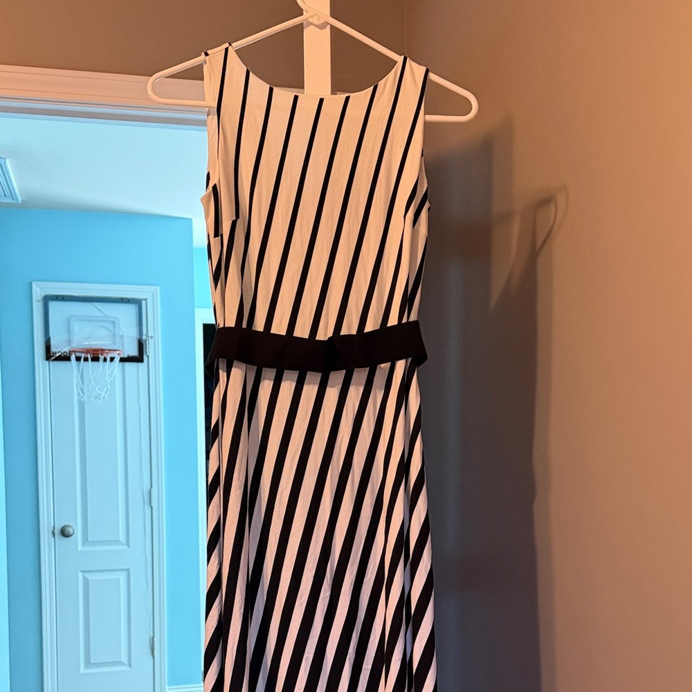 Sleeveless Black and White Diagonal Stripe Dress